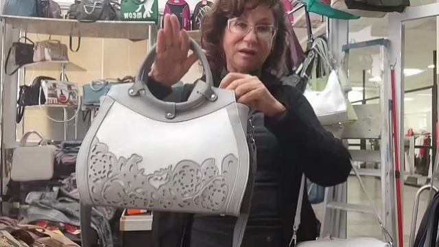 Две СУМОЧКИ. Разные варианты стильных сумок для ВАС. И конечно КОМПЛИМЕНТ ПЛЮС.