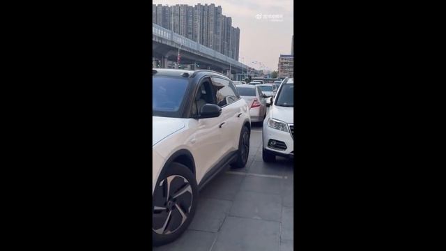 NIO user posted this video of auto parking feature.