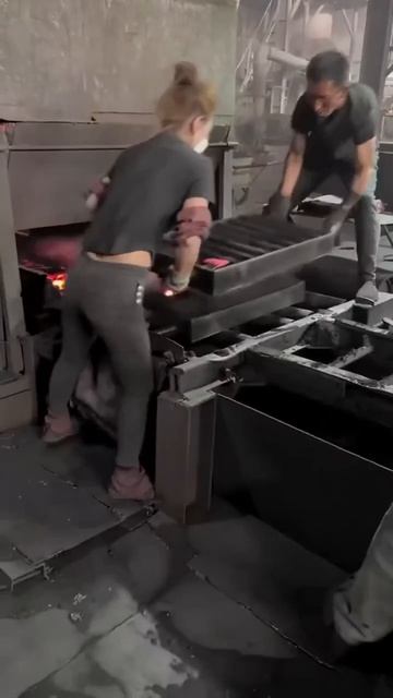 Эта красавица навела много шуму в сети, мало кто поверил, что она работает по восемь часов в день...