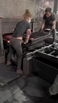 Эта красавица навела много шуму в сети, мало кто поверил, что она работает по восемь часов в день...