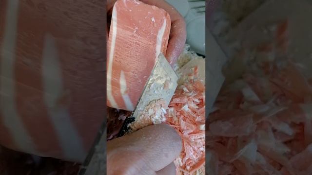 Два малыша от разных производителей разных структур🌸удивительно, что брусочек от Весны не прогорк😊