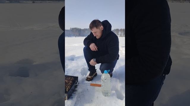 Шашлычок на снегу март 2024