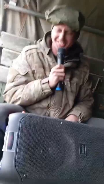 Вот так даются позывные в армии. Парни ехали с передка увидели мирную жизнь, зашли в магазин купили
