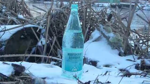 Корсар-1 в бутылке с водой