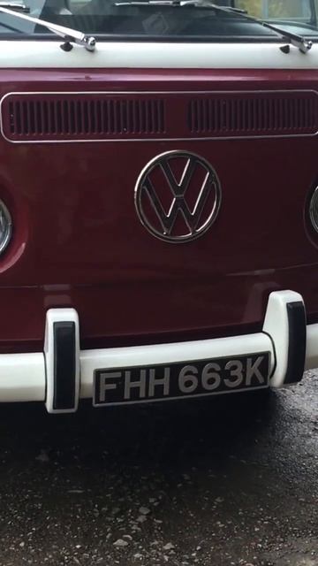 1972 vw Baywindow Deluxe.
