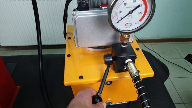 Прес для олії на 30 т Ручний/Маслостанція OilExpress