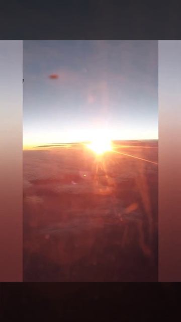 🌅Закат солнца над Египтом с высоты самолёта✈#египетночной#каирвогнях#закатсолнцанадегиптом