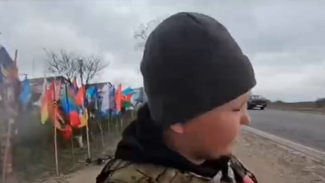 👍 Пацан из Курской области собрал 140 флагов подразделений, участвовавших в освобождении.