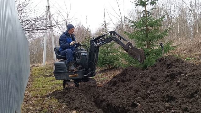 Мини экскаватор 29575 копаем под газ