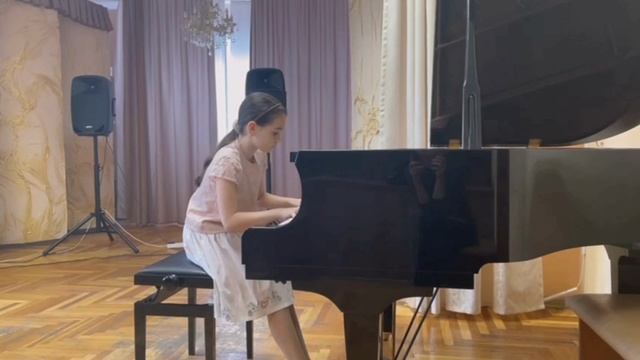 Ц. Кюи "Мелодический эскиз" соч. 16 №2
Мильштейн Эмилия, 9 лет