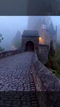 Замок- Эльц , Германиия.