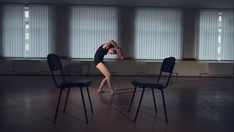 Александра Жилка тренер по джаз -модерну в Kitsch dance studio