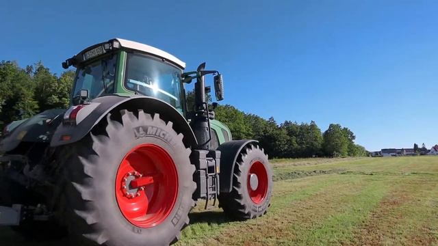 Grassilage häckseln | Claas Jaguar 970 | 2. Schnitt | Schober