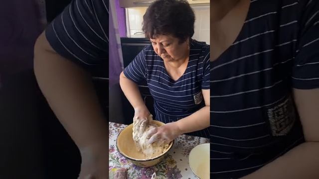 Лапша по домашнему и лепешки из детства