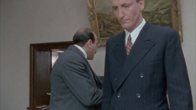 Poirot S01E09