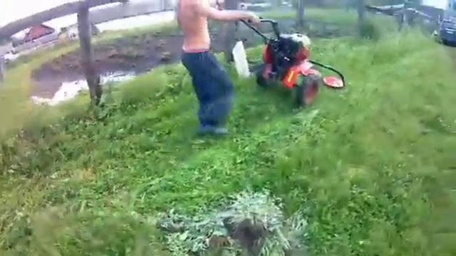 Это просто Жесть..Купил новую косилку на мотоблок и сразу её сломал.