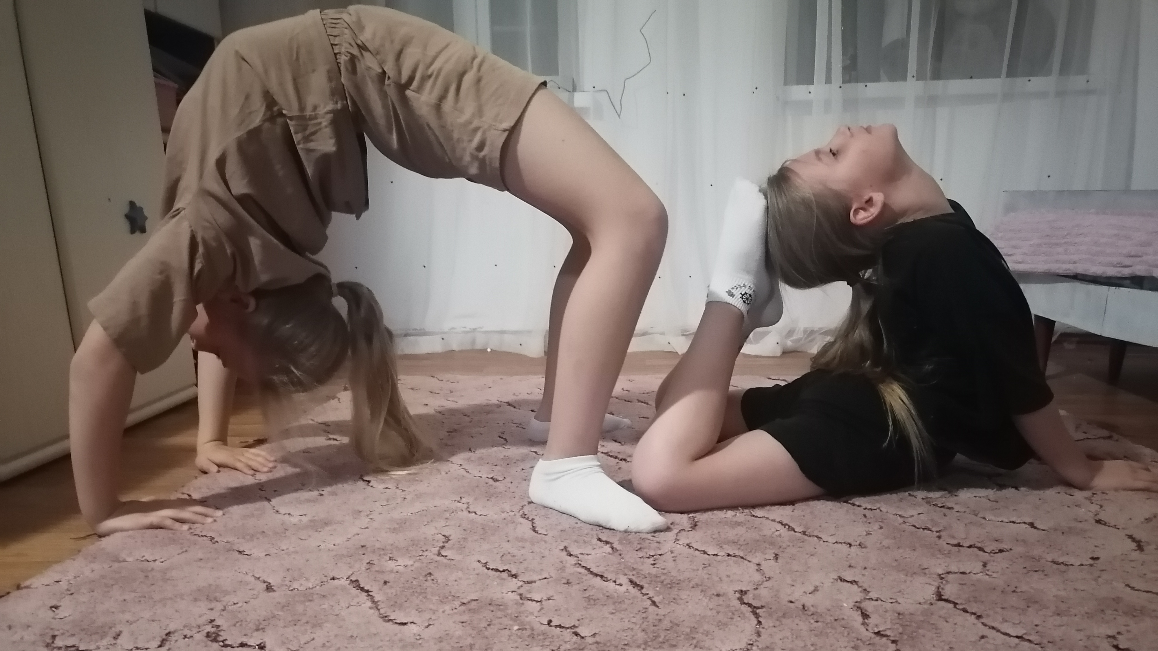 Гимнастика с Линой и Ритой
