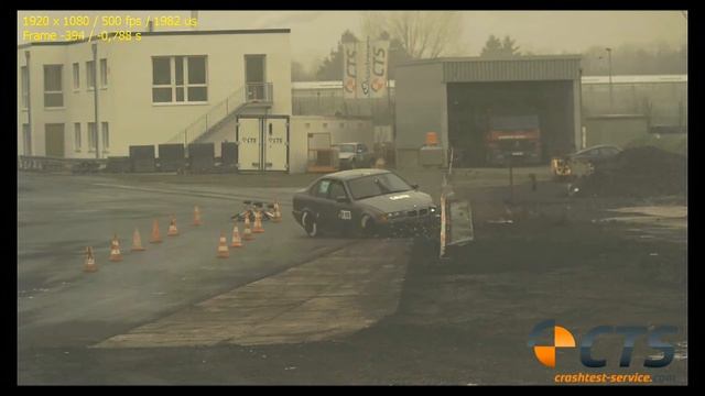 Crash test BMW E36 vs. Stahlschutzplanke; DIN EN 1317-7, TT6.2.80