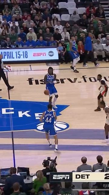 Kuzma is ON FIRE, Giannis & Dame loves it!
