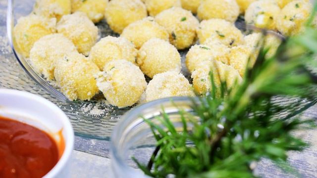 Fried Mozzarella Cheese Balls