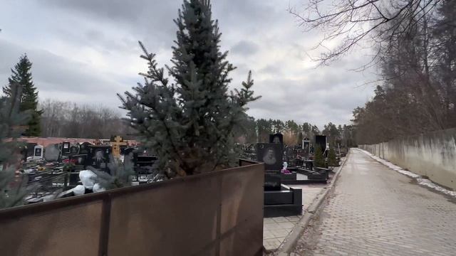ПОСЛЕ СМЕРТИ ЛЮБИМОЙ ЖЕНЩИНЫ ОН СТАЛ УГАСАТЬ НА ГЛАЗАХ ... МОГИЛА ОЛЕГА КАЦУРЫ ВИА ВЕСЁЛЫЕ РЕБЯТА