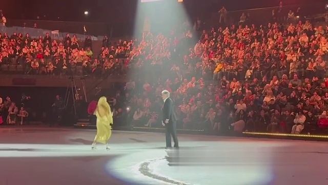 Такого вы еще не видели: пресс-секретарь президента РФ встал на коньки !!!