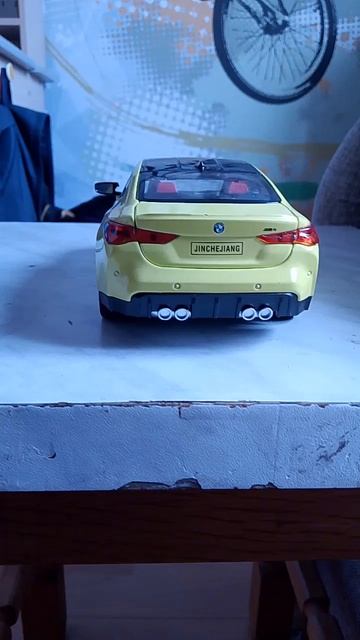 BMW  M4