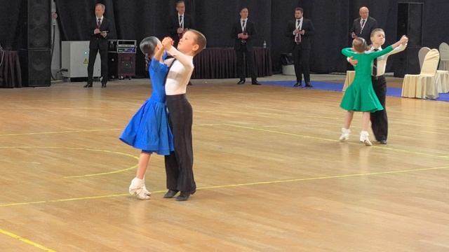 Медленный вальс. Дети 2+1, Е класс