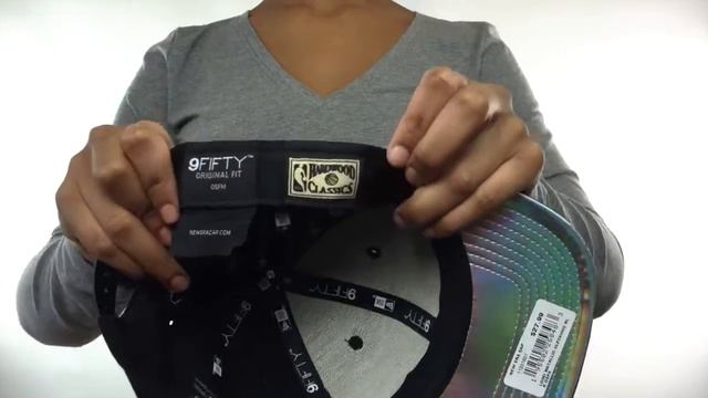 Cavaliers 'FOIL LOGO SNAPBACK' Black Hat by New Era