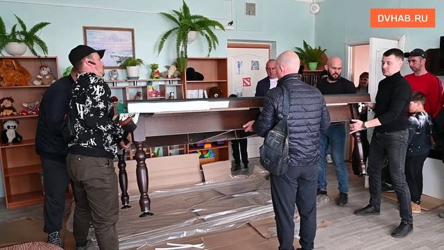 Бильярдный стол подарил детскому дому автоклуб из Хабаровска