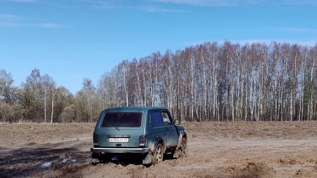 Нива едет в любой грязи! 4х4, офф-роуд