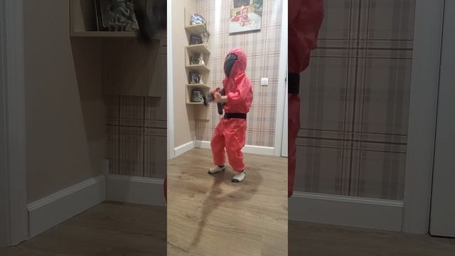 20250404_220156.mp4