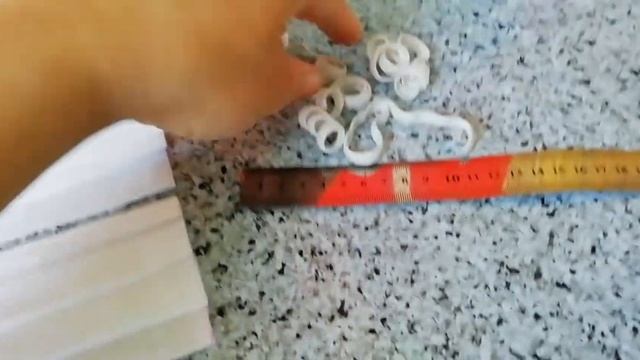 Шьем медицинские маски, в аптеках масок нет.