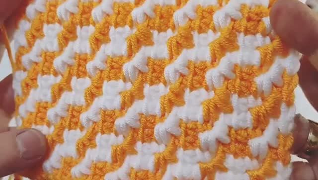 Двухцветный узор тунисским крючком