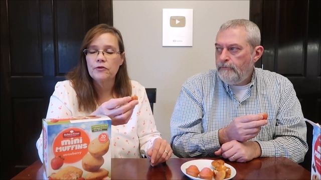 Baker’s Treat (Aldi) Mini Muffins: Strawberry, Banana & Chocolate Chip Review