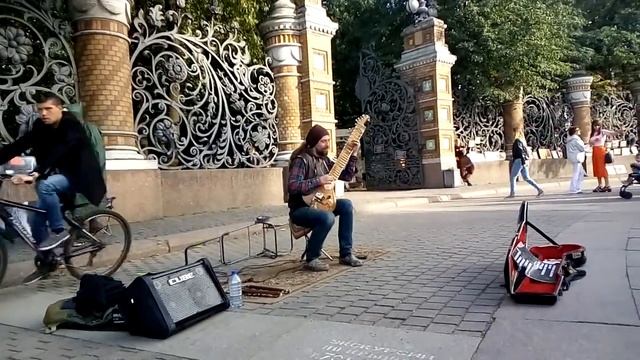 🚀Street Punk Brothers 🚀 Чувак игает на ситаре