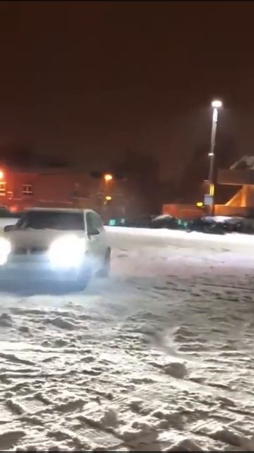 Bmw x5 600 hp drifting on the snow.