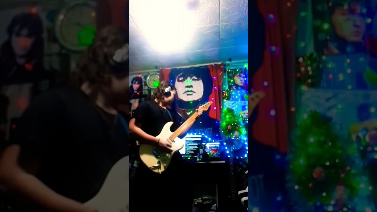 БЕЗДЕЛЬНИК В ЦОЙ ГРУППА КИНО #COVER ОТ MISTERA ВИКТОРА #guitar #music #рек #врек #duet #рекомендации