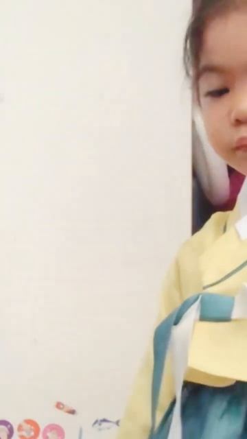 PREPARING HER EVENT|WEARING A HANBOK