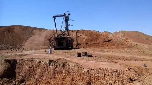 Работа экскаватора