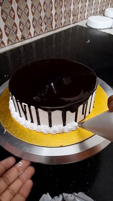 Black Forest Cake New Decoration #shorts #shortvideo #cakedecorating