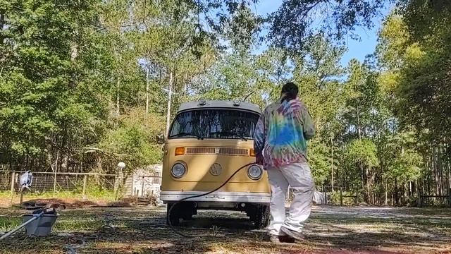 Washing my 1979 VW camper in under 2 minutes.