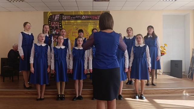 Муз. Ирины Хрисаниди, сл. Ольги Назировой "Буги-вуги под дождём". Исполняет хор "Созвучие".