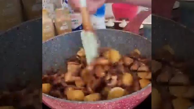 Телятина мясо с картошкой и грибами в сливочном соусе карри рецепт #Shorts