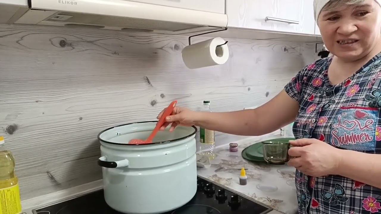 С внуком варим сыр. Жизнь в деревне.