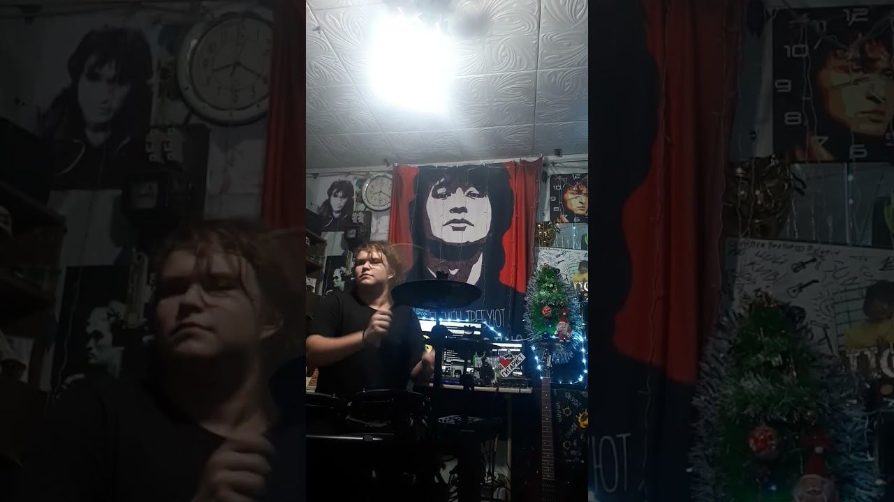 СТУК В ЦОЙ ГРУППА КИНО КАВЕР ОТ MISTERA ВИКТОРА НА БАРАБАНАХ #guitar #рекомендации #music #врек