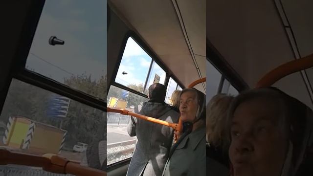 Смешное видео из трамвая.