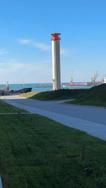 15.04.2025. Маяк, возле ЖК "Порто Франко" приводят в порядок.