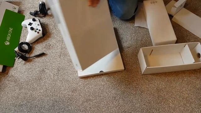 Xbox One S - Unboxing