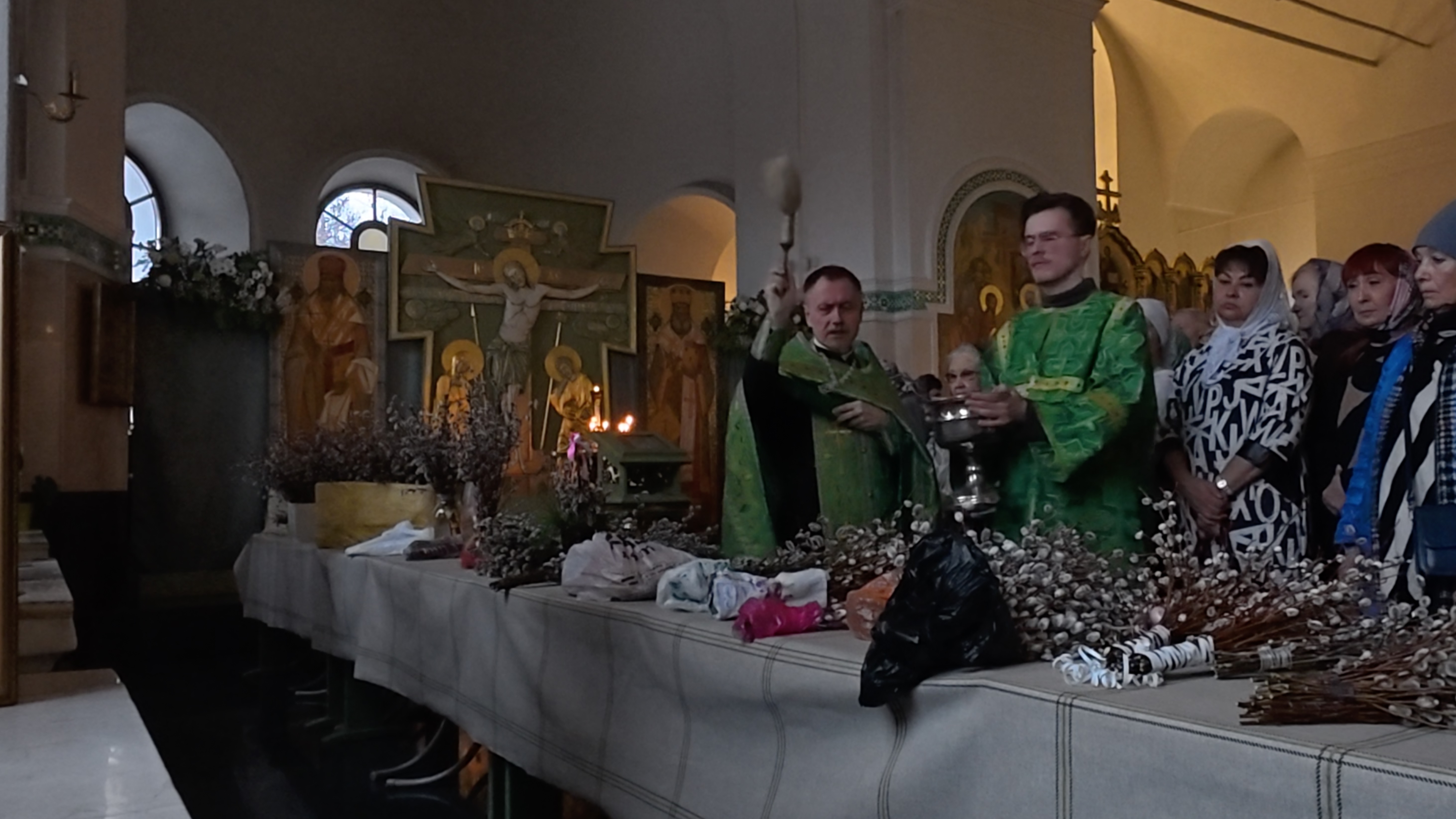Всеношная, елеопомазание 12.04.25. Суббота в Храме. Освящение вербы